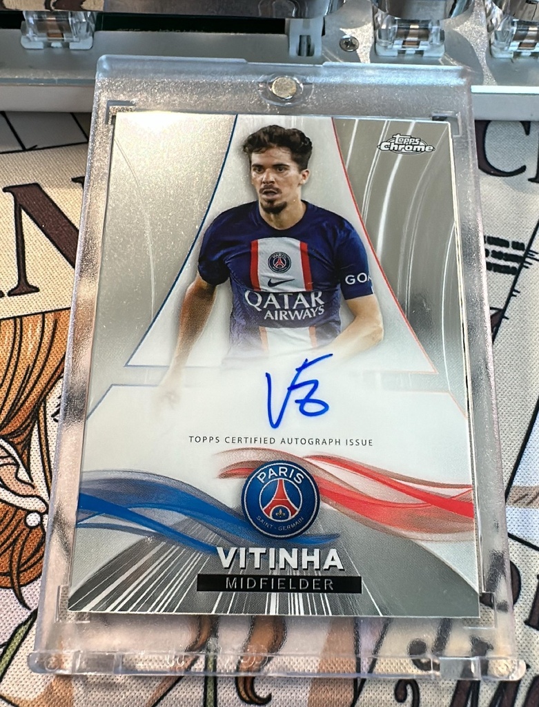 2022-23 Topps Chrome PSG VITINHA On Card Autograph /99 Best Midfielder
